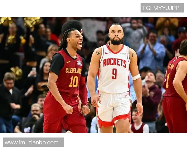 布克强调努力的重要性称狄龙数据和效率提升绝非偶然 布克强调努力的重要性称狄龙数据和效率提升绝非偶然